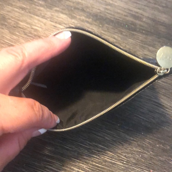 ⭐️ Ipsy Makeup Bag - Picture 5 of 5